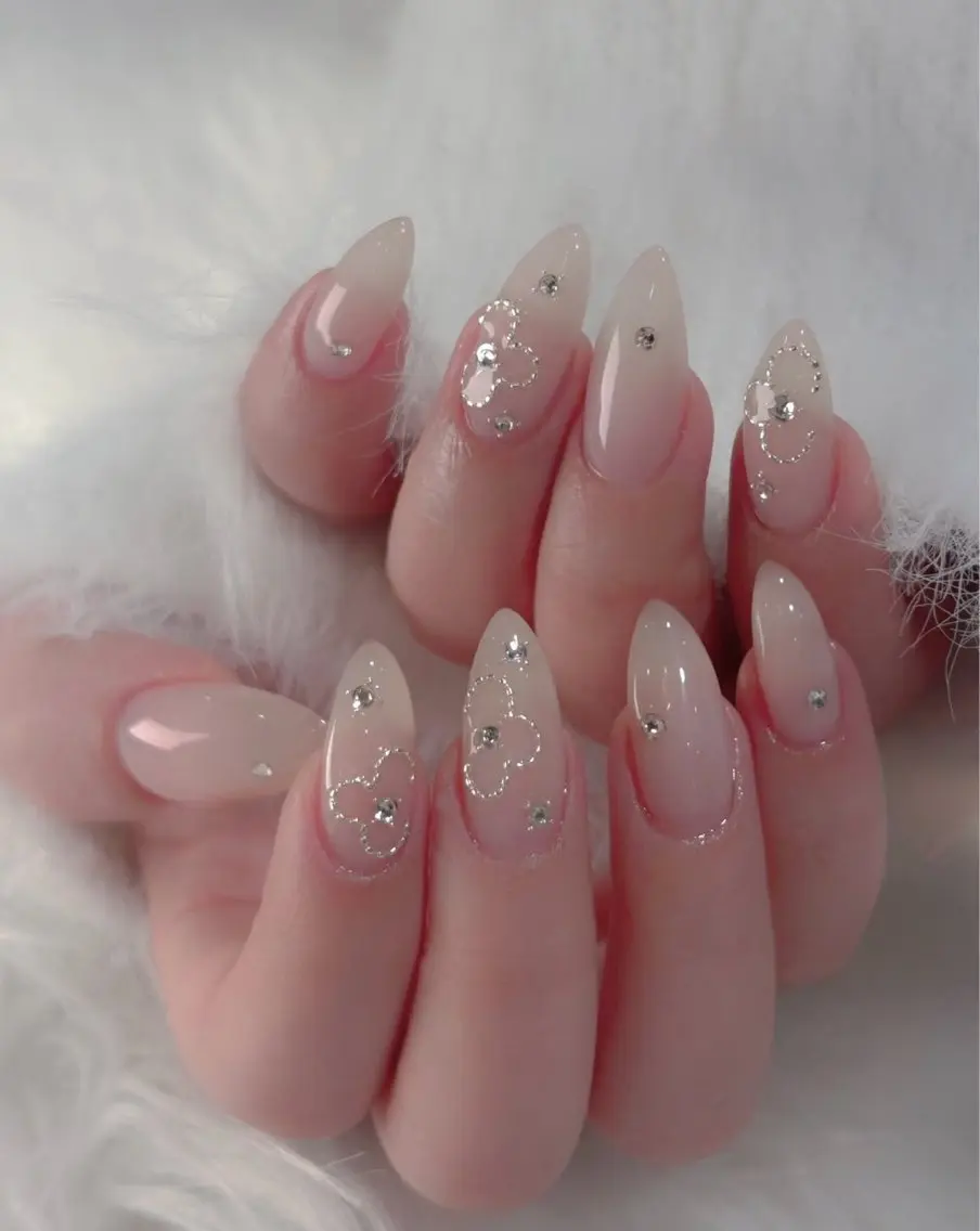 ネイル アートネイル フラワーネイル ジェルネイル 韓国ネイル ラメ(グリッター) ハンドネイル ハンドケア NailSalon✨ Écrinエクランのネイルデザイン