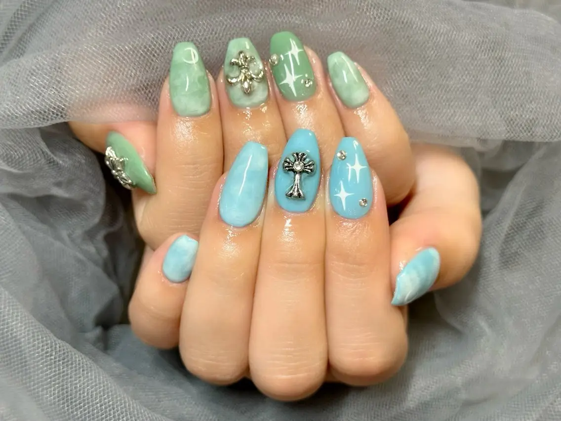 ネイル グリーン 水色 大理石ネイル(マーブル) ハンドネイル Nail Salon KURELLYのネイルデザイン