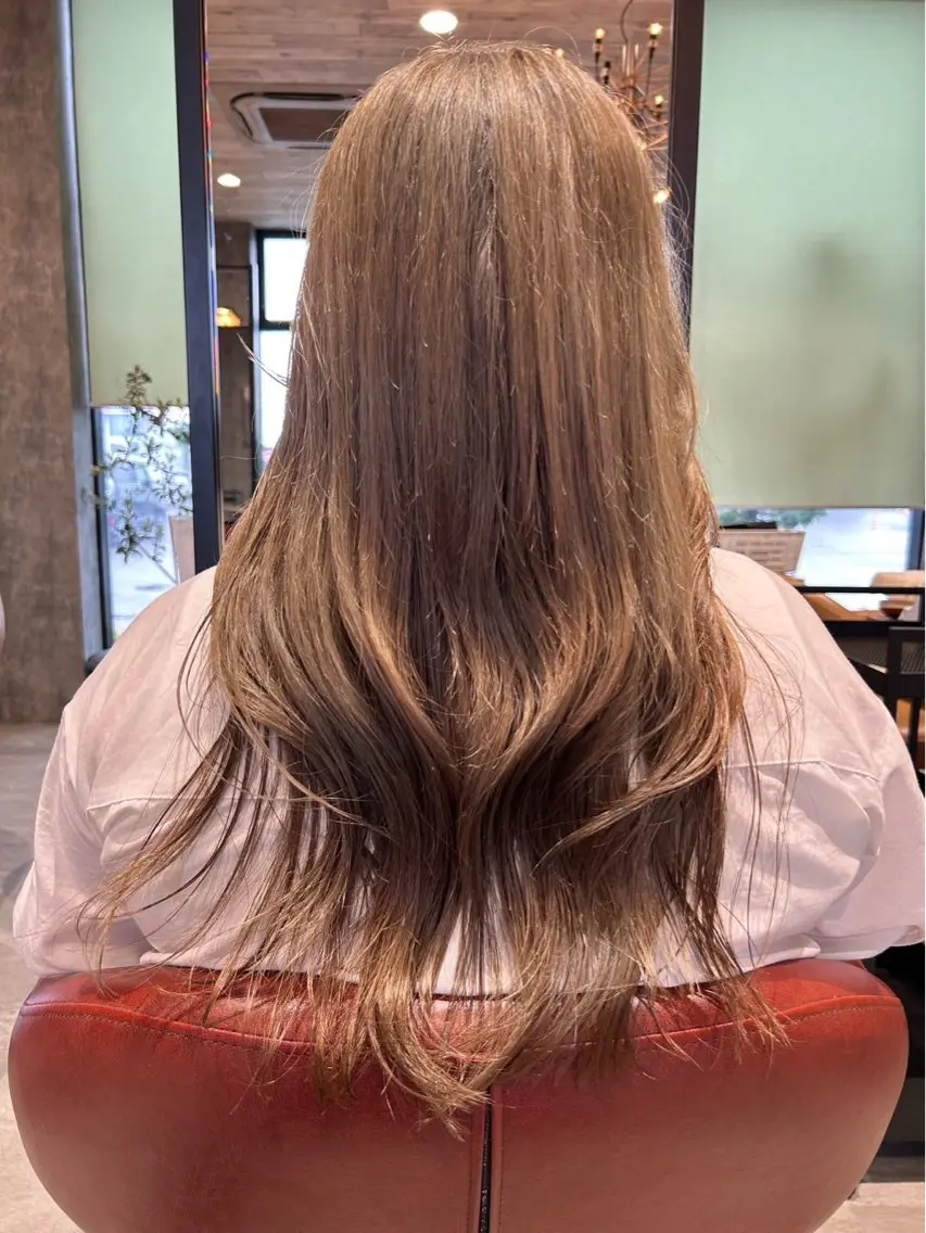 ロング ヘアカラー 檀ノ原 結希のヘアスタイル