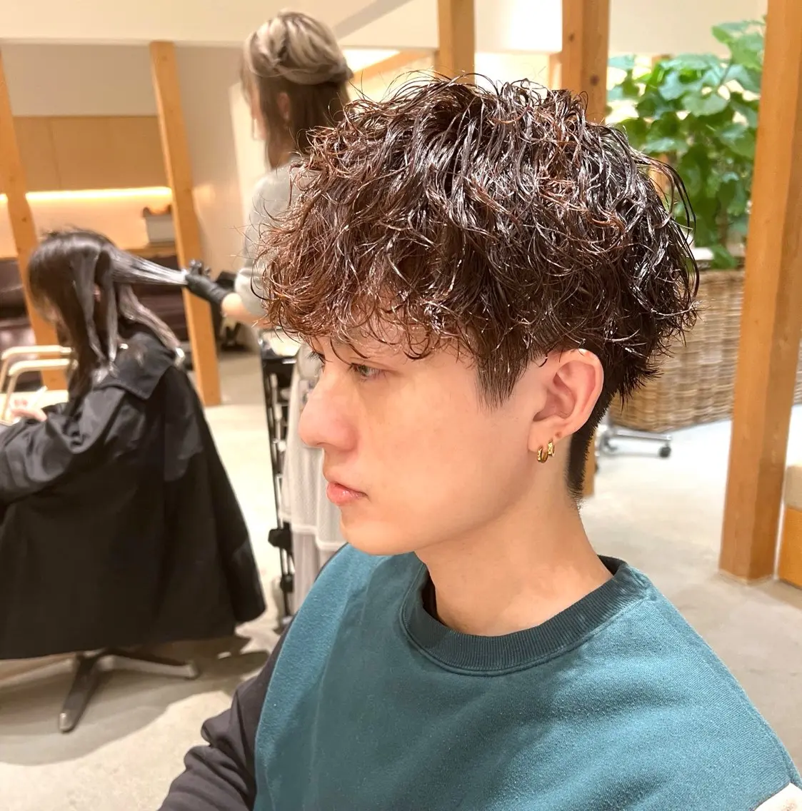 ショート パーマ メンズ マッシュ メンズパーマ ツイストスパイラルパーマ スパイラルパーマ 服部 雄輝のヘアスタイル