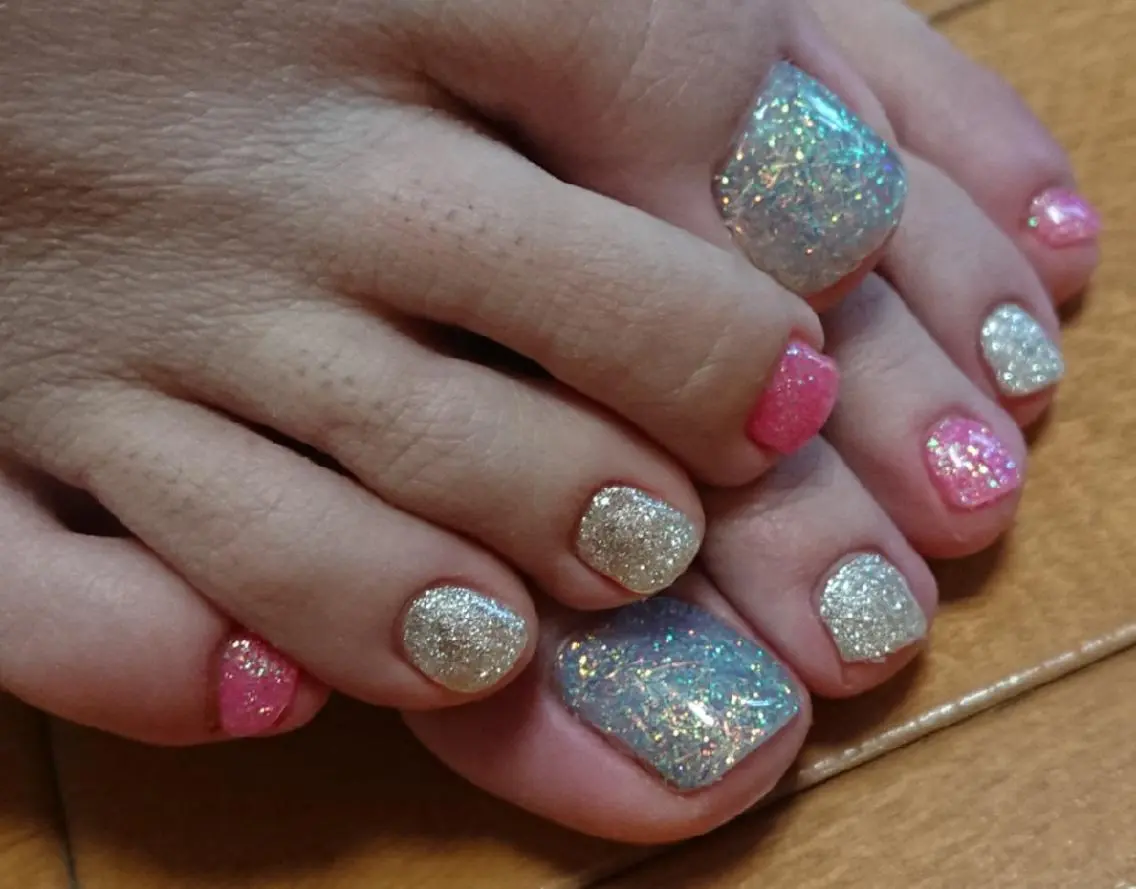 ネイル ラメ(グリッター) フットネイル Lilith Nailのネイルデザイン