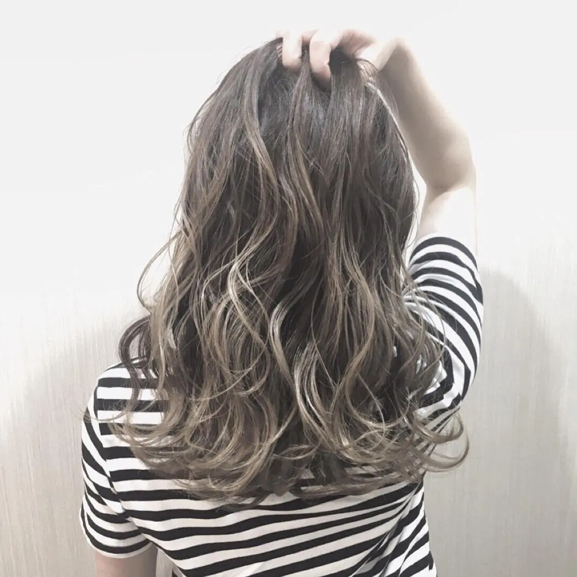 ロング カラー パーマ ヘアアレンジ テディ teddyのヘアスタイル