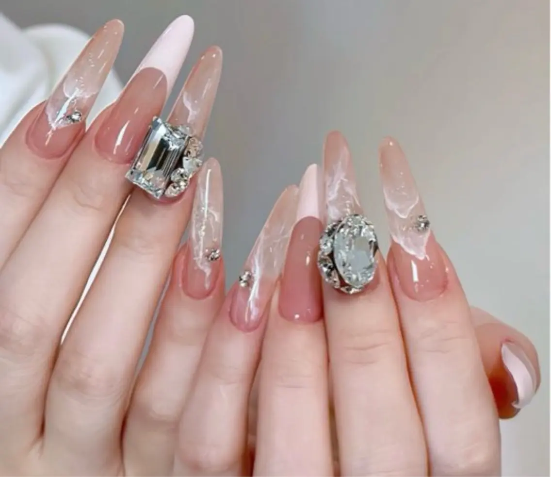 ネイル チークネイル 長さ出し フレンチネイル ガーリー 韓国ネイル sun nail池袋 モデル募集のネイルデザイン