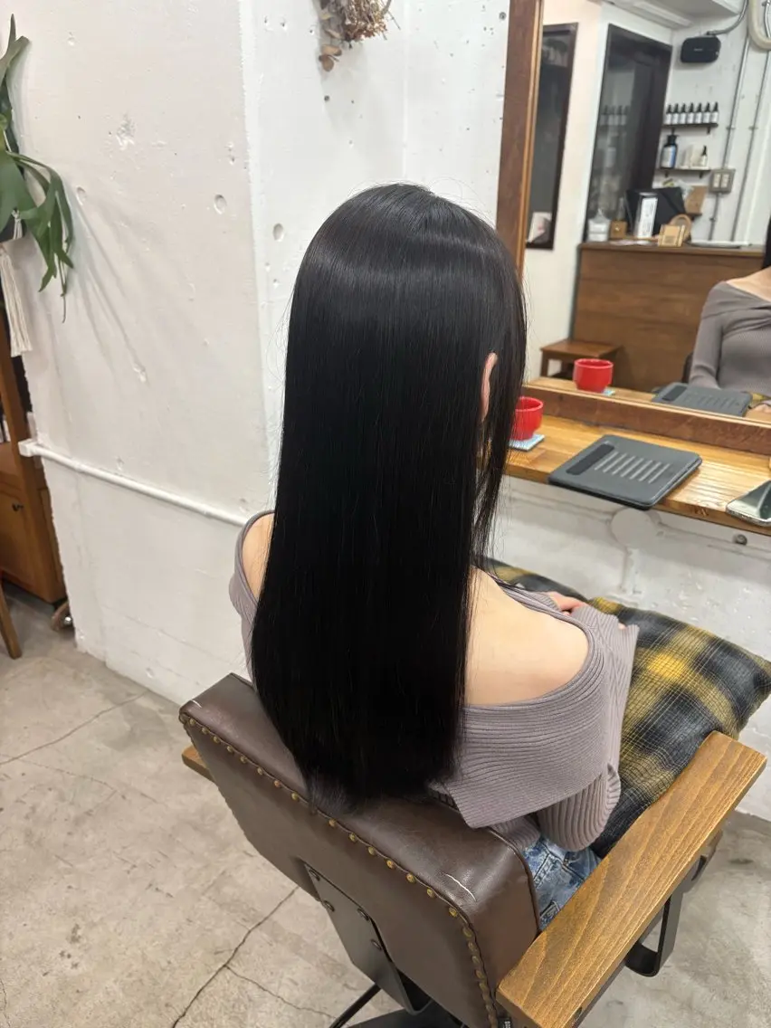 ロング カラー アッシュ アッシュグレー アッシュグレージュ ベージュカラー ブラウンカラー ヘアカラー トリートメント Hina/髪質改善/ 艶髪カラー/縮毛矯正のヘアスタイル