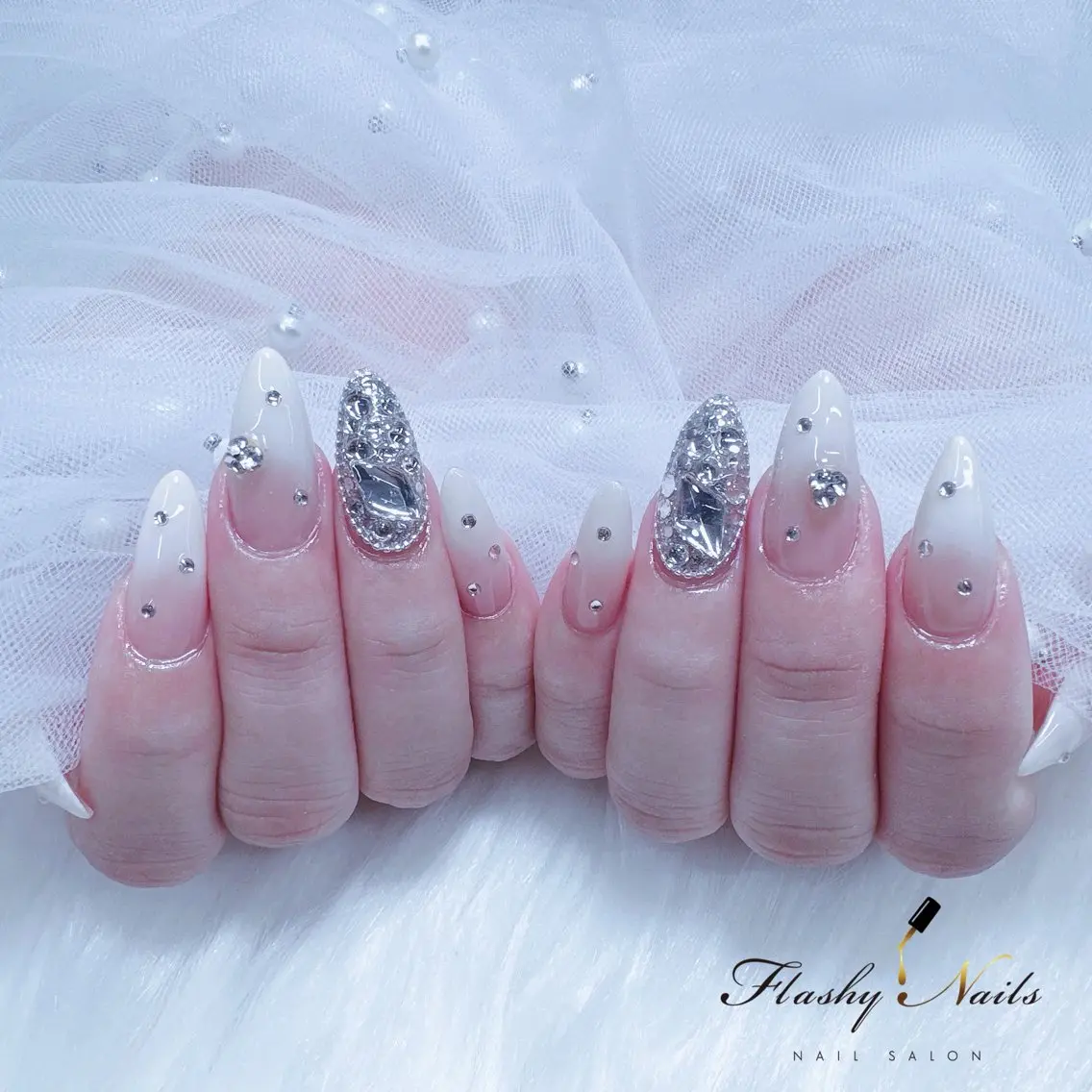 ネイル 長さ出し Flashy Nailsのネイルデザイン