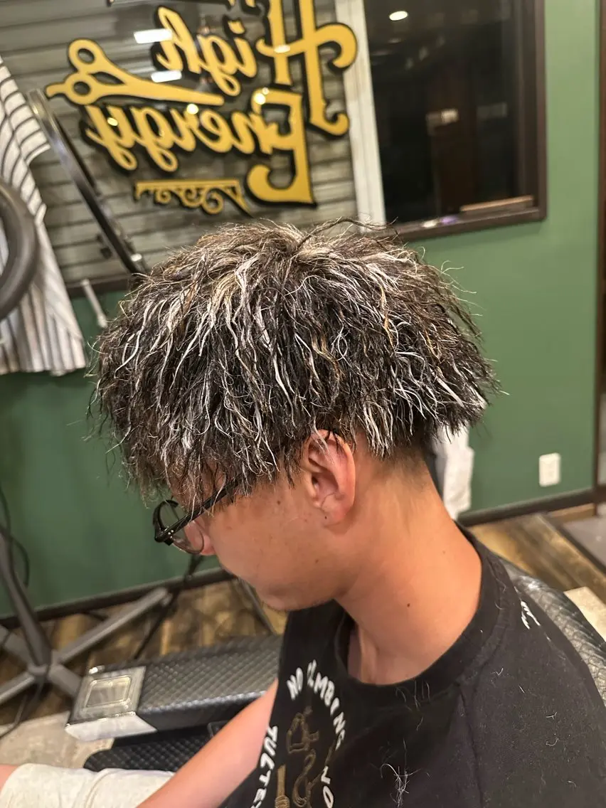 シャンプー+カット+メッシュorホワイトメッシュの写真