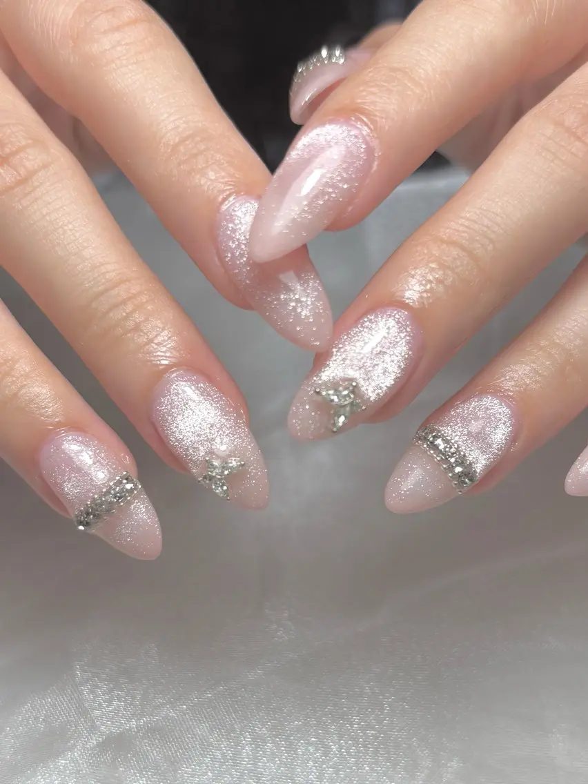 ネイル チークネイル ドット フラッシュネイル フラッシュマグ 韓国ネイル ハンドネイル nail salon Anela🪽🫧のネイルデザイン