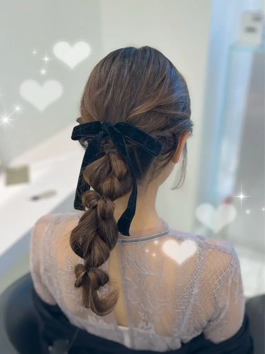 ヘアアレンジ ヘアセット ハイトーンカラー💞 くるみ🎀のヘアスタイル