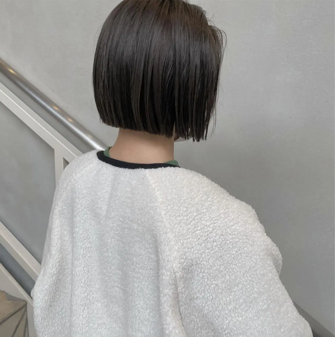 ショート カラー グレージュ ボブ ウルフカット 811 大阪梅田 ウルフのヘアスタイル