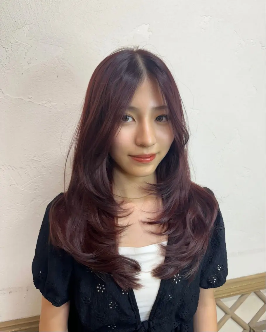ロング カラー ロングレイヤー ボルドーカラー レッドカラー ハイレイヤー レイヤーカット カット Bonheur銀座 /前田 栞九郎のヘアスタイル