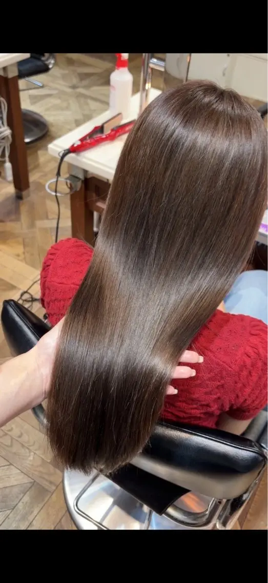 ロング カラー ベージュカラー オリーブベージュ オリーブカラー カット ヘアカラー トリートメント ご新規様限定 透明感カラーKANAのヘアスタイル