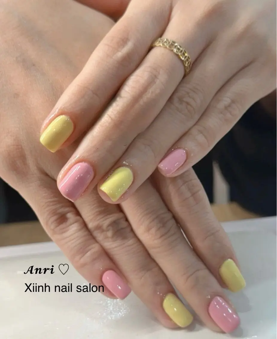 ネイル チークネイル 長さ出し フットネイル ジェルネイル 卒業式 𝓐𝓷𝓻𝓲 XiinhNailのネイルデザイン