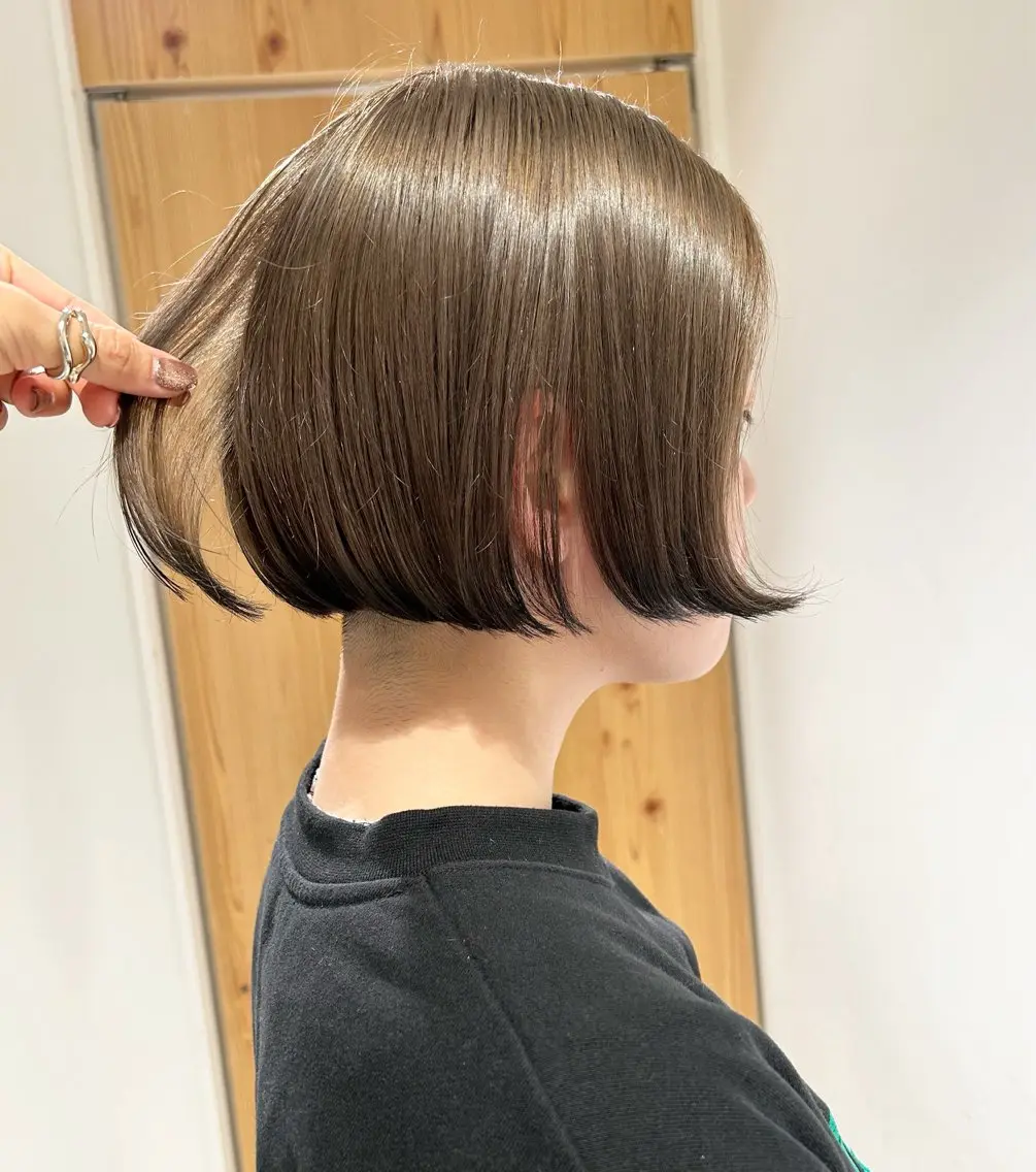 ショート カラー 黒髪 ショートヘア カット ヘアカラー トリートメント スキバサミを使わない カット🌼唯🌼のヘアスタイル