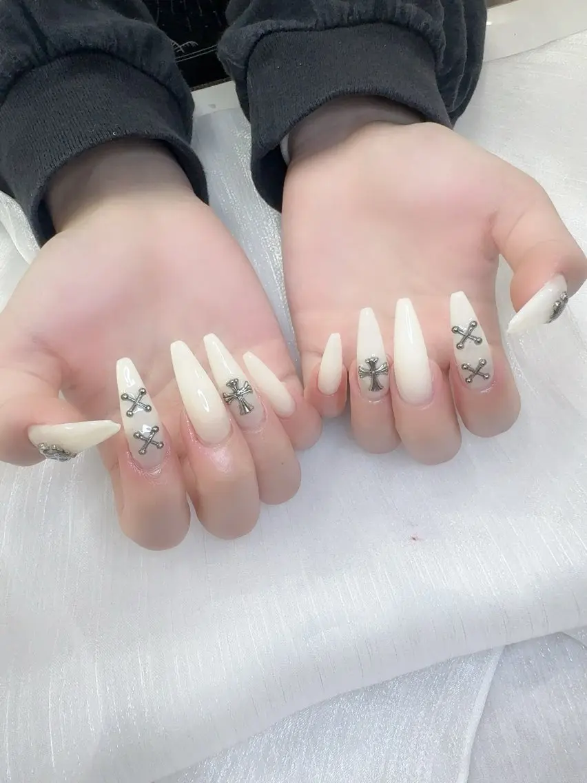 ネイル フレンチネイル 韓国ネイル マグネットネイル ニュアンスネイル オフィスネイル ハンドネイル Ha Nailのネイルデザイン