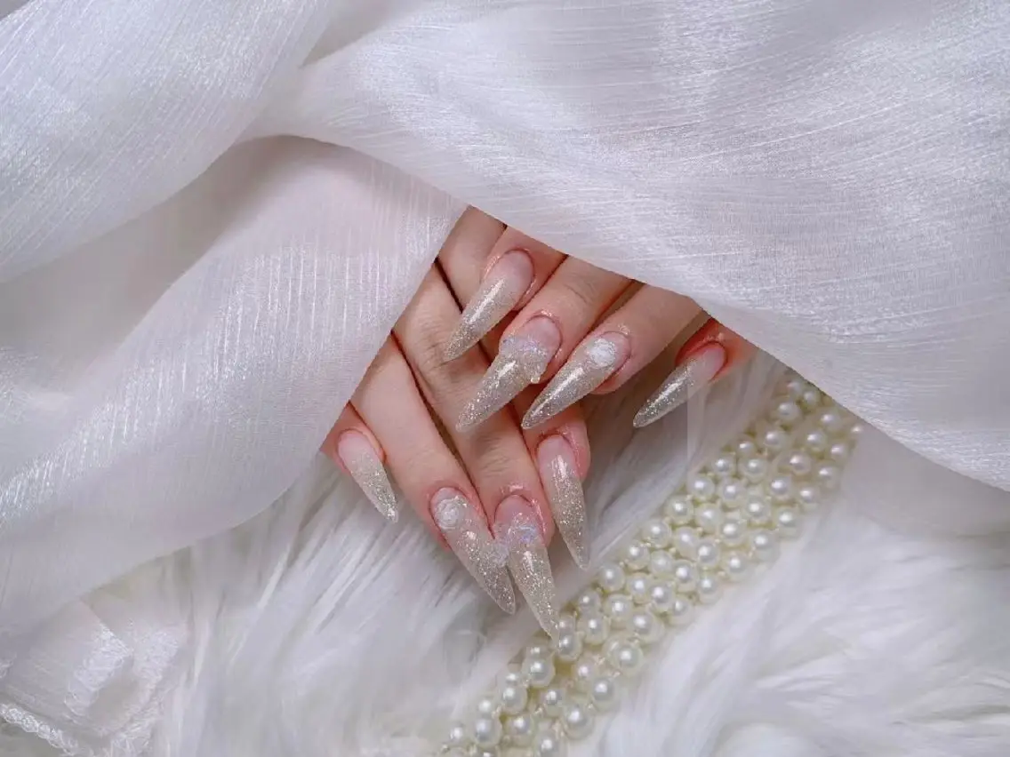ネイル ENsalon AKIRAのネイルデザイン