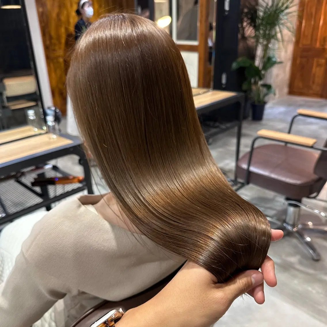 セミロング 顔まわりレイヤー 韓国風ヘア レイヤーカット ローレイヤー 縮毛矯正 ヘアカラー トリートメント 【必ず似合わせます】 川口航平のヘアスタイル