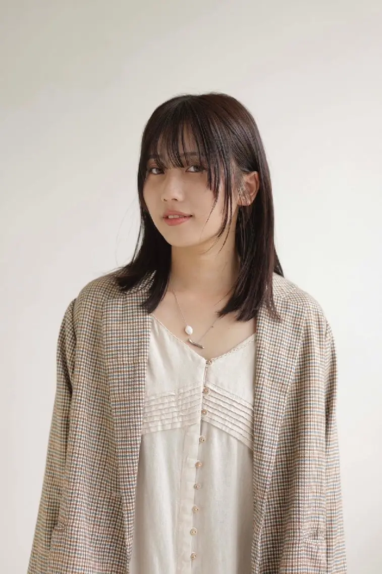 セミロング 束感まつぱ🫧 なつき🫧のヘアスタイル