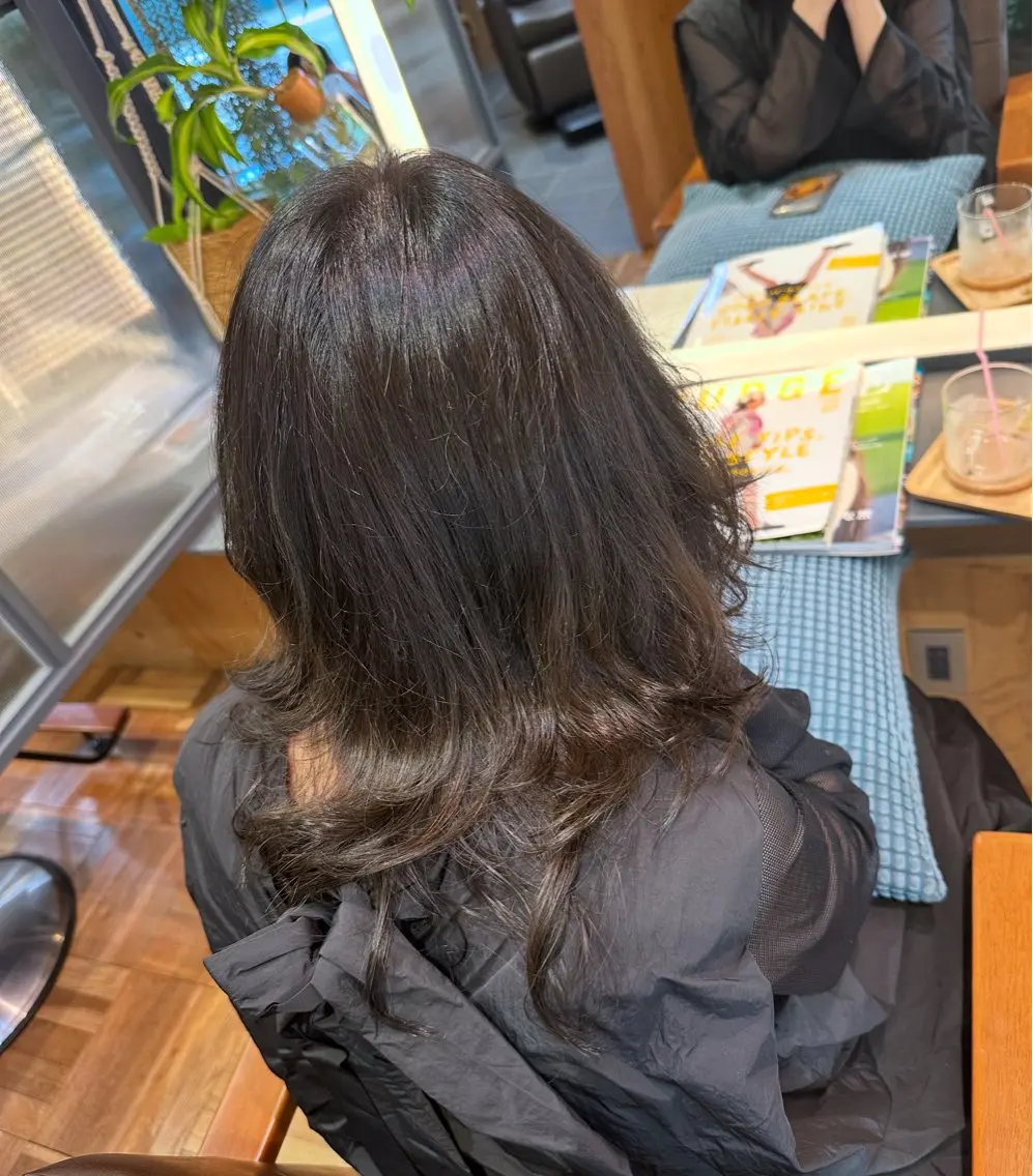 カラー ブラウンカラー オリーブブラウン 長谷川 那奈のヘアスタイル