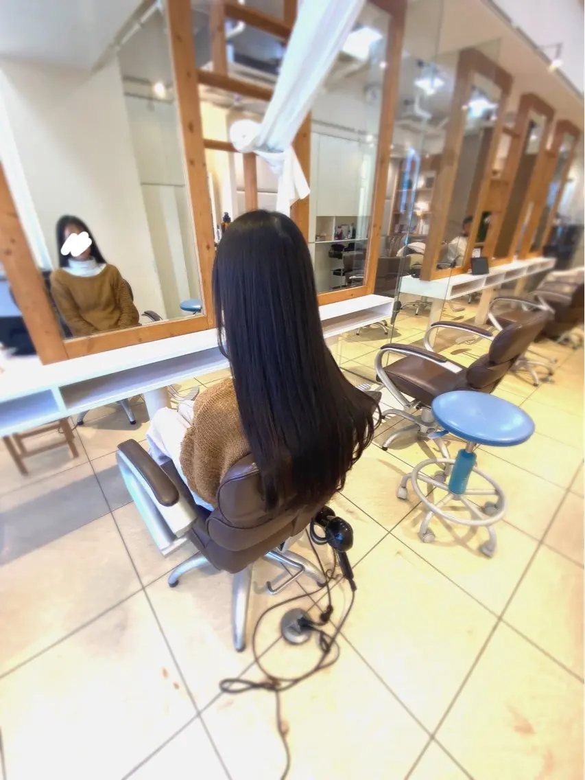 ロング 青山 光のヘアスタイル