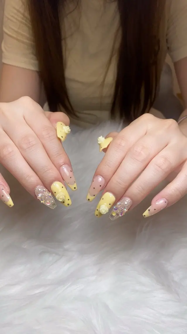 ネイル オーロラネイル ブラウン フラッシュネイル フラワーネイル ホログラムネイル ハンドネイル ハンドケア Rei _Nail 新宿のネイルデザイン