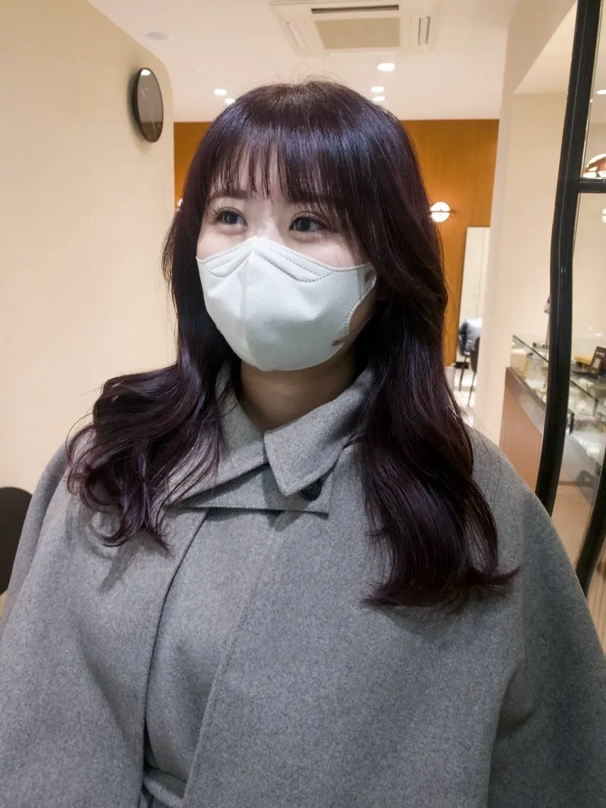 セミロング カラー ヘアカラー yiye shioriのヘアスタイル