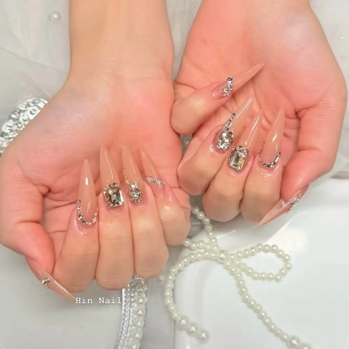 ネイル チークネイル ドット フットネイル フレンチネイル 韓国ネイル ハンドネイル Hym Nailのネイルデザイン