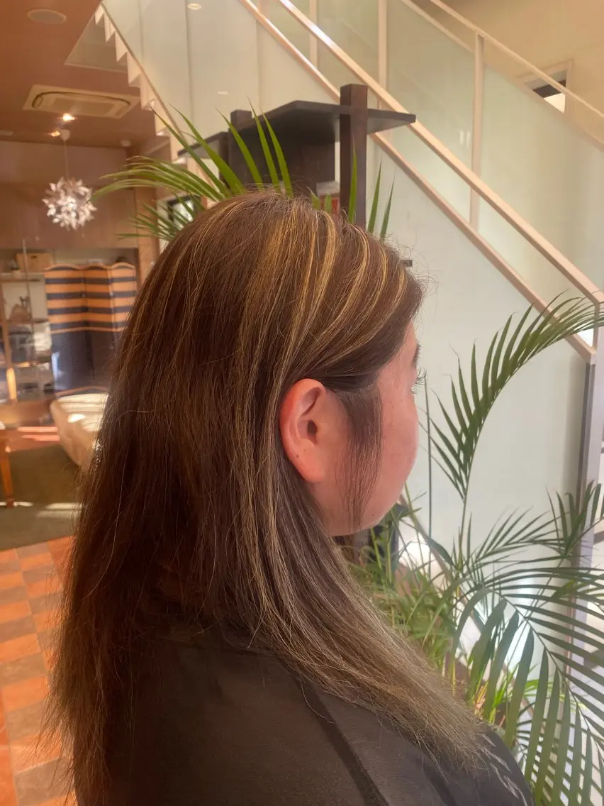 カラー ハイライトカラー HASHIMOTO HONOKAのヘアスタイル