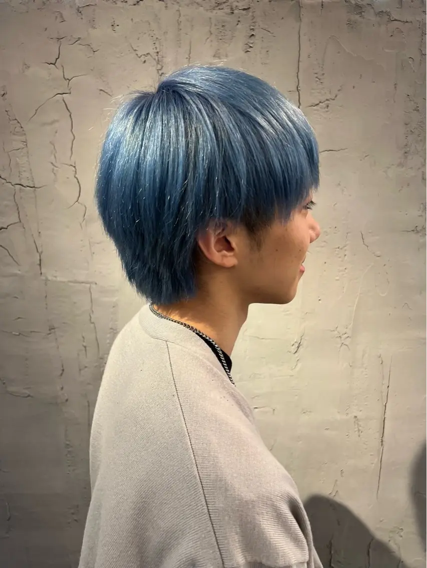 カラー メンズ ブロンド ブルーカラー シルバー ホワイトシルバー カット ヘアカラー トリートメント いぐちしょうた🫧 VISAGEbaskのヘアスタイル
