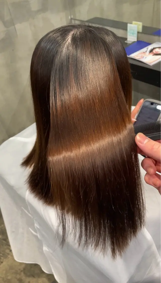 ロング ヘアカラー トリートメント 近藤 慧依のヘアスタイル