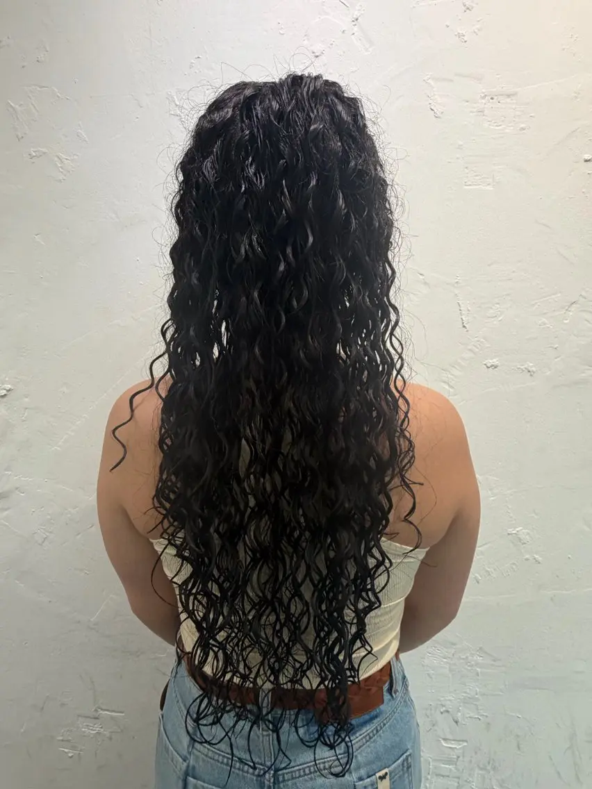 ロング パーマ 岩田 柊憂花のヘアスタイル