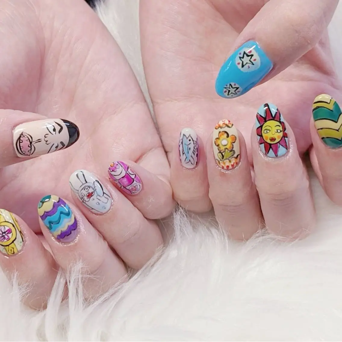 ネイル ゴージャス ハート キラキラネイル 大理石ネイル(マーブル) ワンカラーネイル ハンドネイル MoonNail ユリ🌸のネイルデザイン
