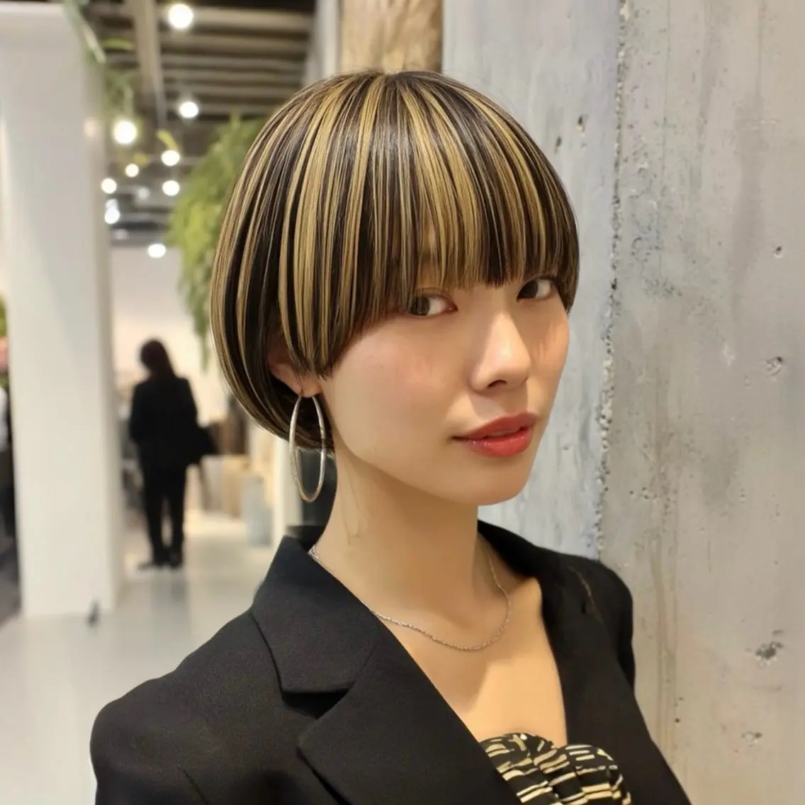 ショート カラー ベージュカラー ハイライトカラー ボブ ハイライト 似合わせカット カット ヘアカラー トリートメント 服部　翔太/ 似合わせカットカラーのヘアスタイル