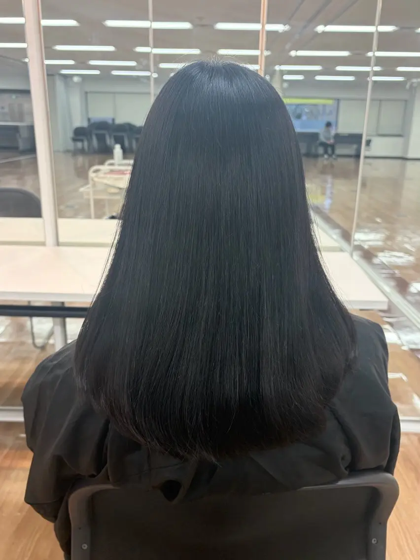ロング カラー 透明感カラー ヘアカラー 加藤 綾菜のヘアスタイル