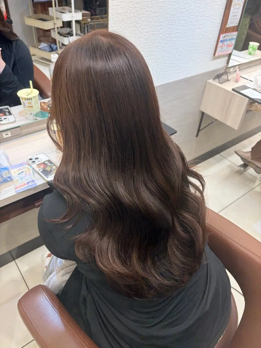ロング ヘアカラー トリートメント 三並 綾夏のヘアスタイル