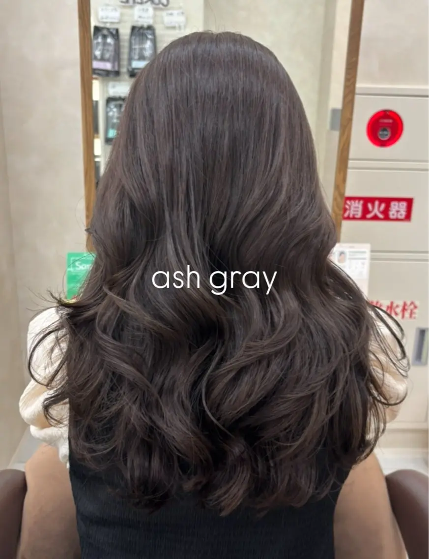 ロング カラー 透明感カラー カット ヘアカラー トリートメント ブリーチなしカラー/ 暖色カラー/艶カラーのヘアスタイル