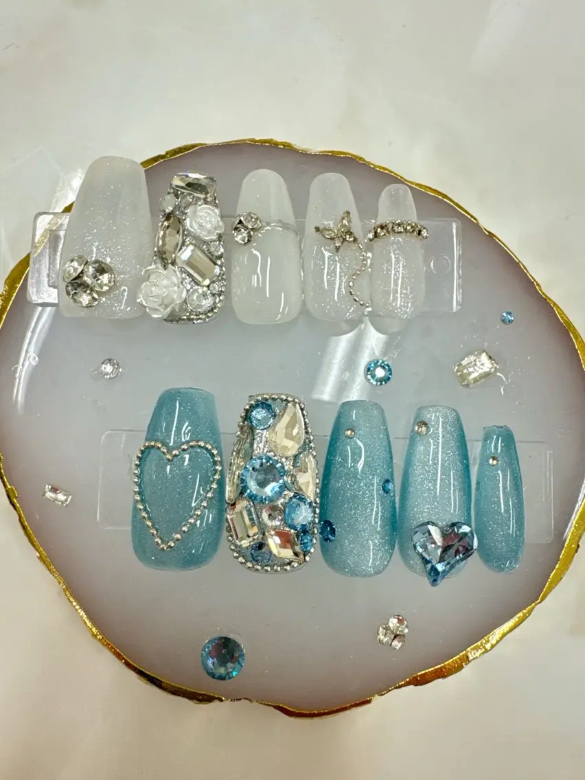 ネイル チークネイル フットネイル フレンチネイル ジェルネイル マグネットネイル Queeens nailのネイルデザイン
