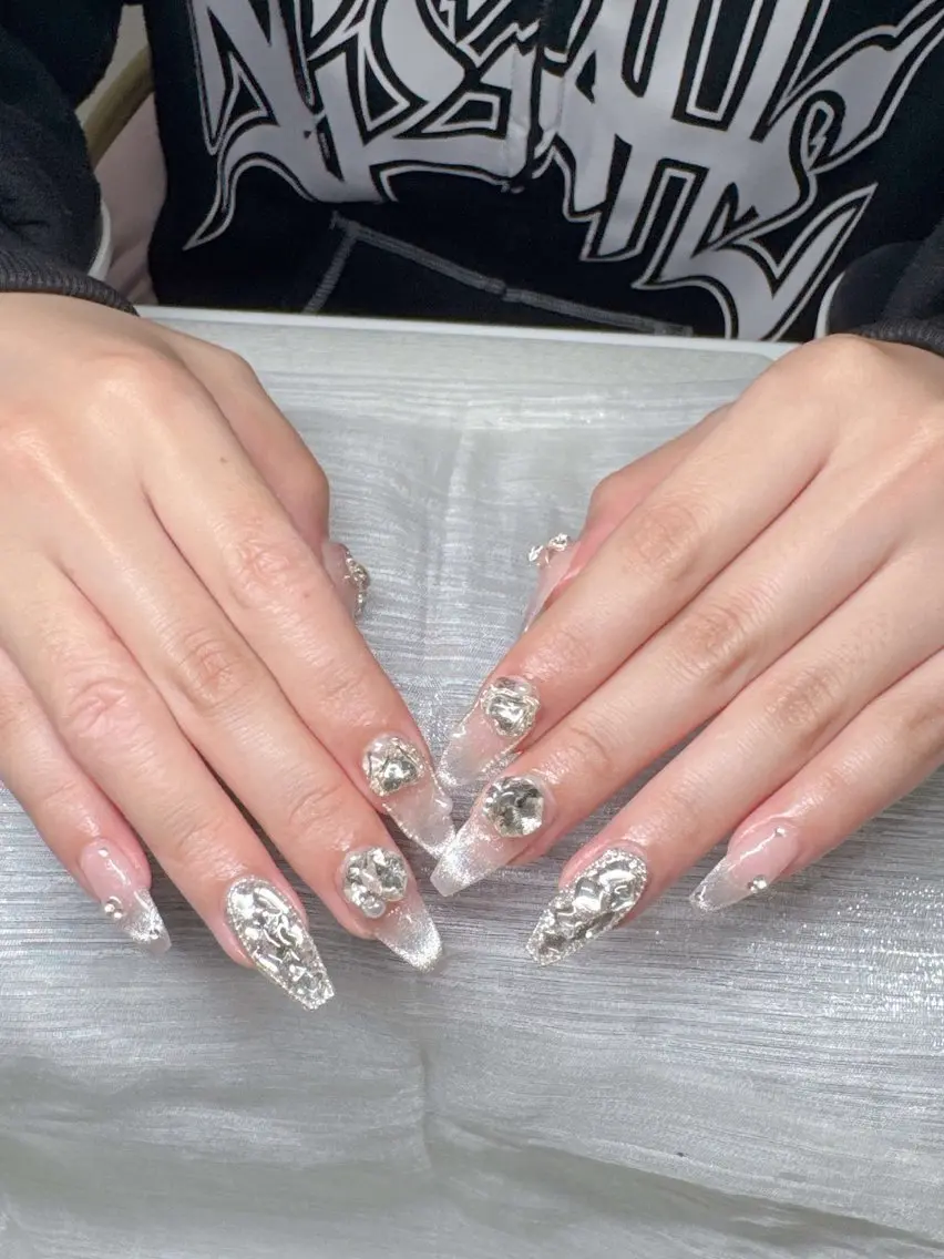 ネイル 長さ出し グラデーション 卒業式 キラキラネイル マグネットネイル Lee Nailsのネイルデザイン