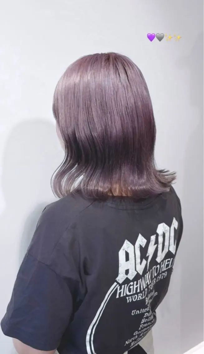 カラー ブリーチ ニトウ レイナのヘアスタイル