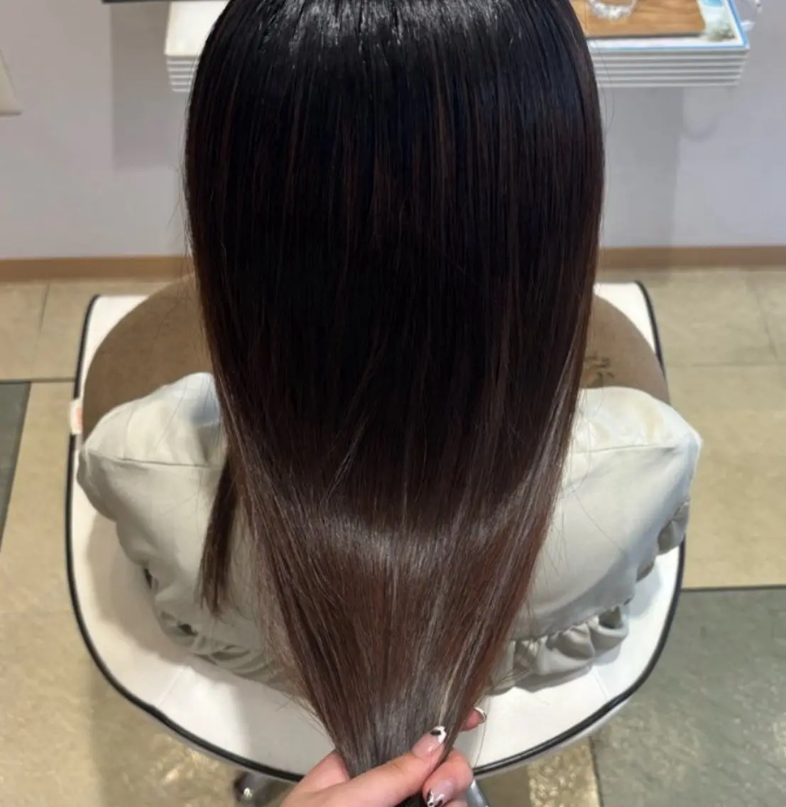 ロング カラー ケアカラー 髪質改善 ロング トリートメント 透明感カラー/ くびれヘア/ユウユのヘアスタイル