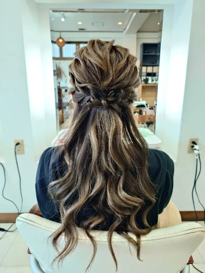 ヘアアレンジ ロング ハーフアップ ロング ヘアセット キンジョウ エナミのヘアスタイル
