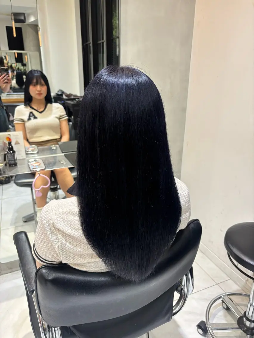 ロング カラー 黒髪 ブルーカラー ブルーブラック ハイトーンカラー 莉瑠 / ボブモデル募集🐃のヘアスタイル