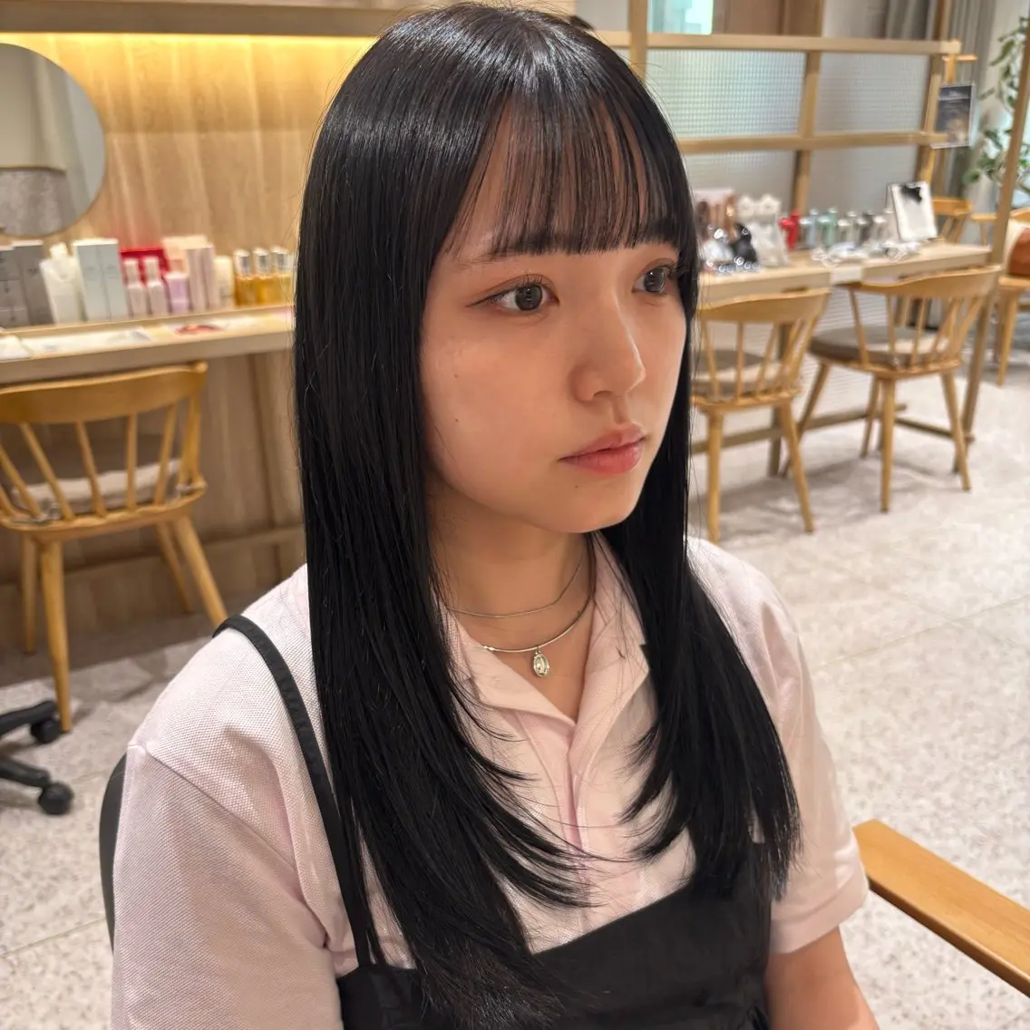 セミロング セミロングパーマ 顔周りカット ハイライト 髪質改善 韓国風ヘア カット 暖色カラー/ パリジェンヌ💟みくのヘアスタイル
