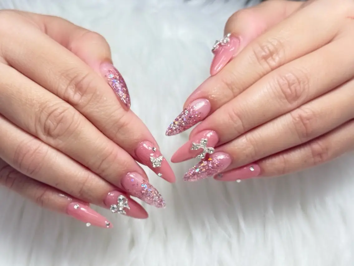 ネイル AURA NAIL 上前津のネイルデザイン