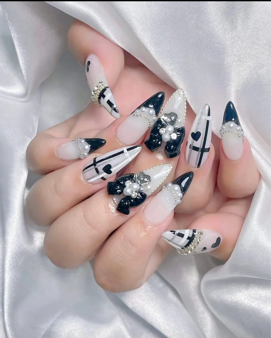ネイル 長さ出し ガーリー 韓国ネイル ロングネイル 持ち込み Nami nail salonのネイルデザイン