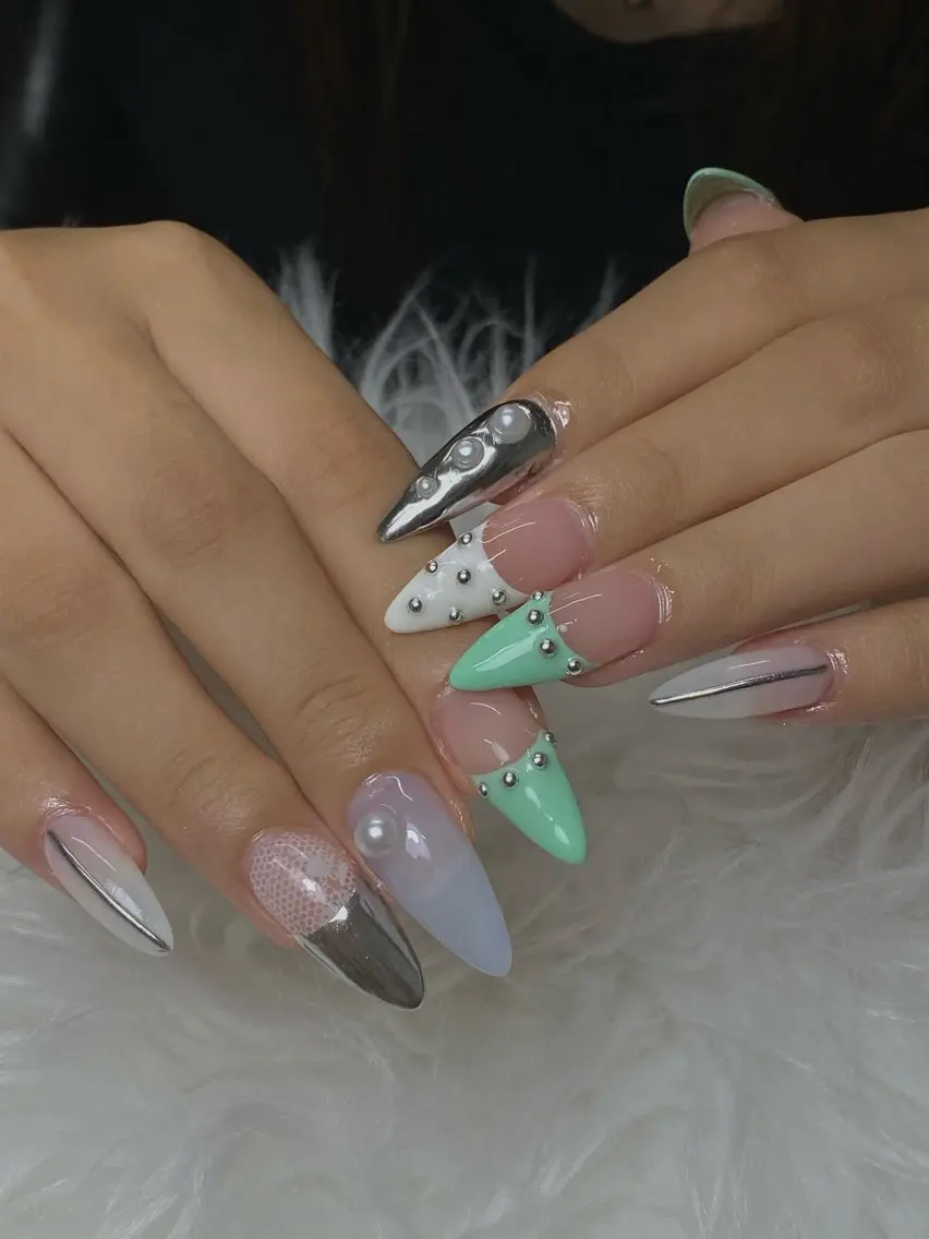 ネイル ジェルネイル キラキラネイル 韓国ネイル 持ち込み ニュアンスネイル RUNA Nemnailのネイルデザイン