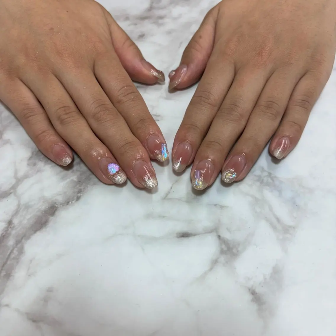 salon UNE LMA見習いスタッフのネイルデザイン