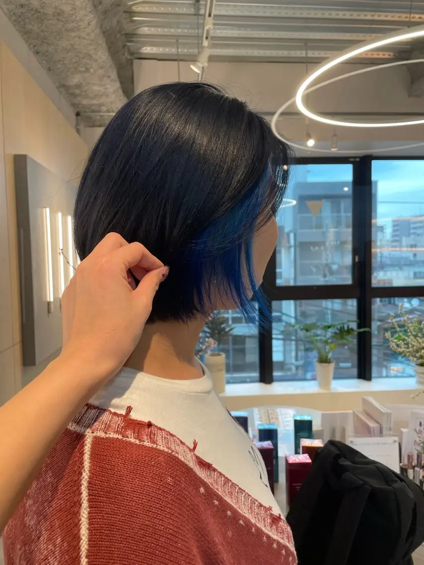 カラー 西村 真夜のヘアスタイル