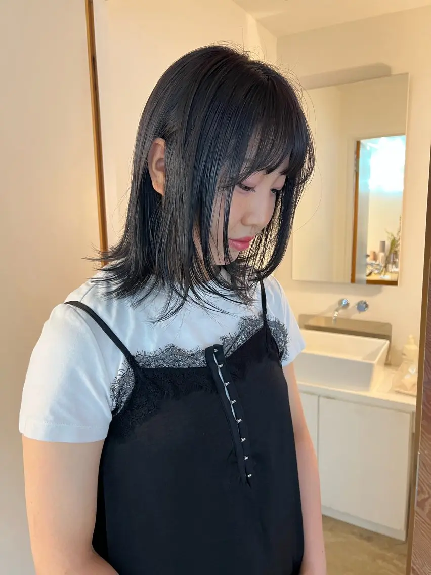 ミディアム カット ヘアカラー kotoko 透け感カラーのヘアスタイル