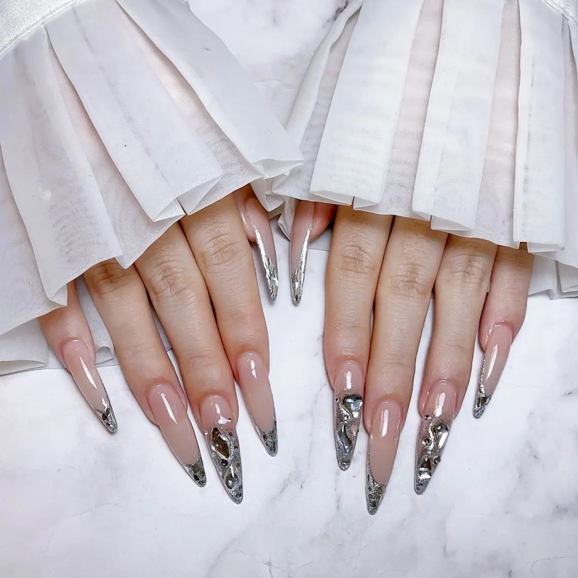 ネイル ハンドネイル 🍭Yun nail hyejin🌸のネイルデザイン