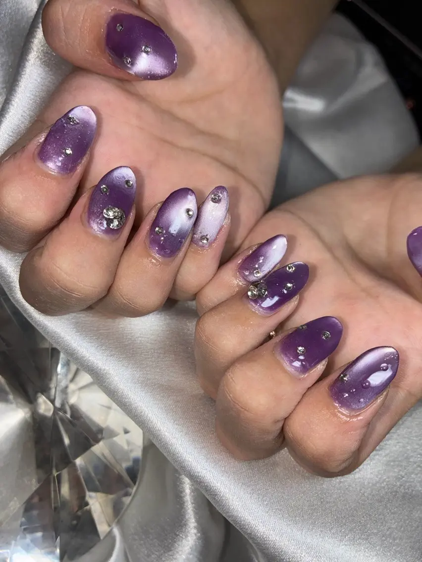 ショート ハンドネイル YOKOSUKA NAILS💅🩶のネイルデザイン